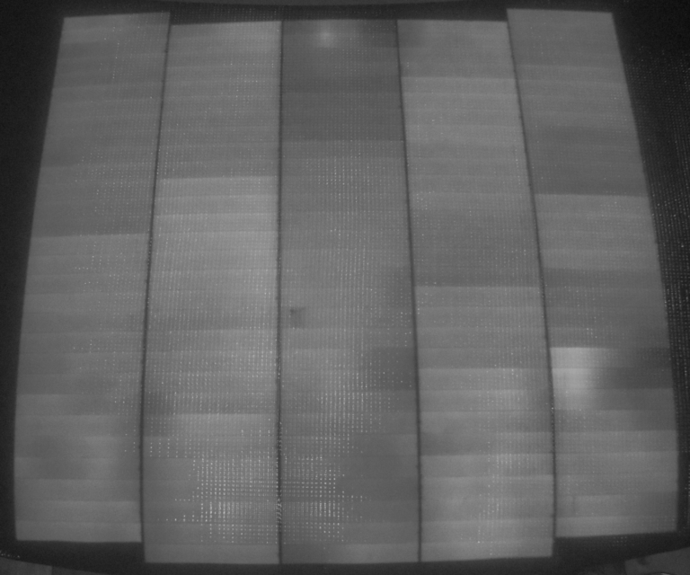 Schindelsolarzellen in Motorhaube kl 768x640