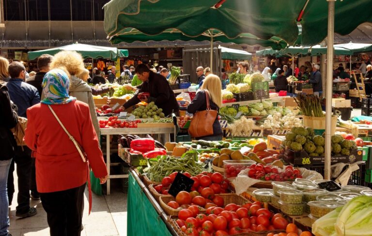 market 768x488