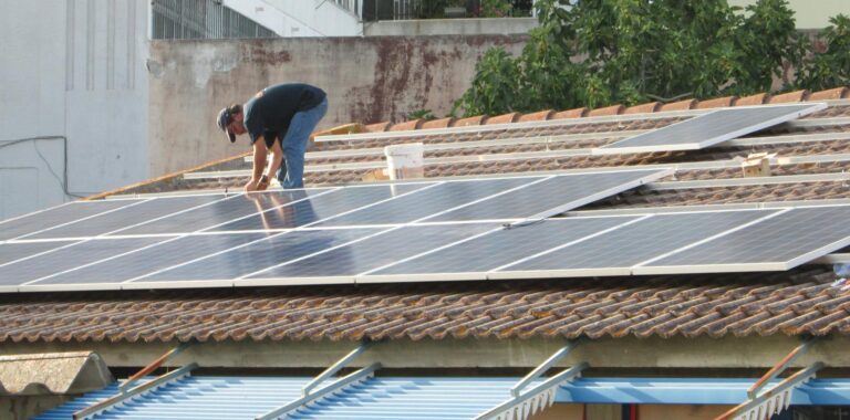 Solar20panels20on20roof 21 768x380