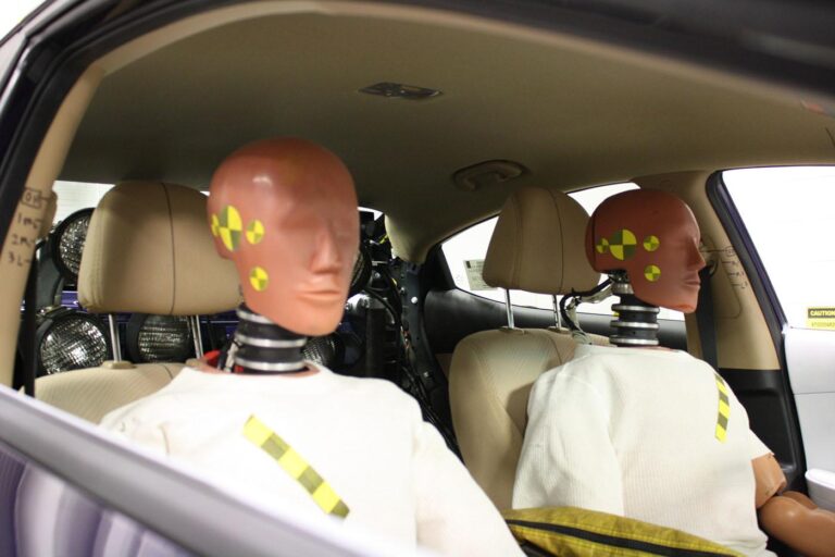 crashtestdummies1 768x512